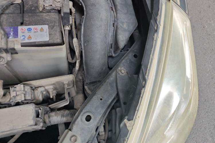 Used Nissan Tiida 2013 1.6L CVT Cool Cafe Edition Engine Bay Left