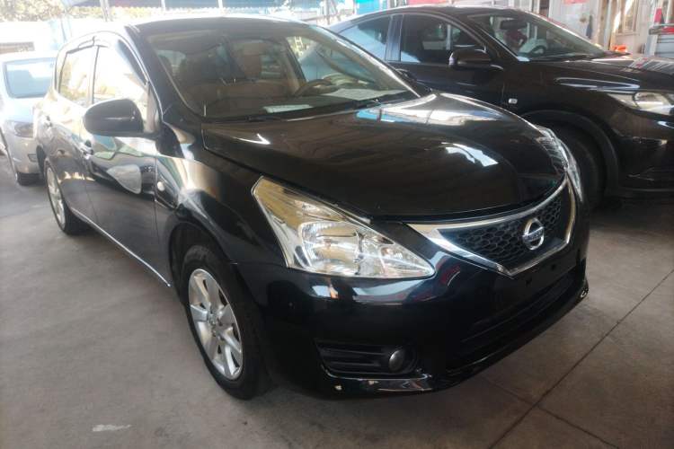 Used Nissan Tiida 2013 1.6L CVT Cool Cafe Edition Front Right 45 Deg