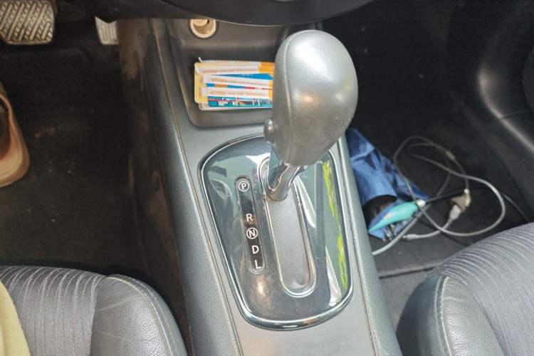Used Nissan Tiida 2013 1.6L CVT Cool Cafe Edition Gear Lever