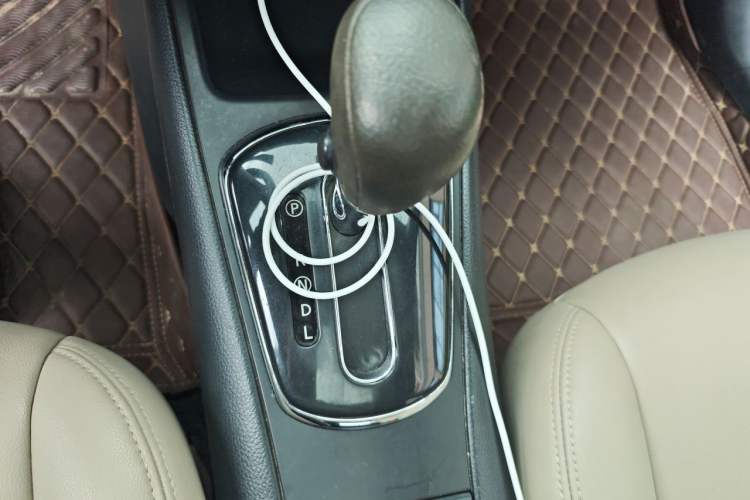 Used Nissan Tiida 2013 1.6L CVT Cool Cafe Edition Gear Lever