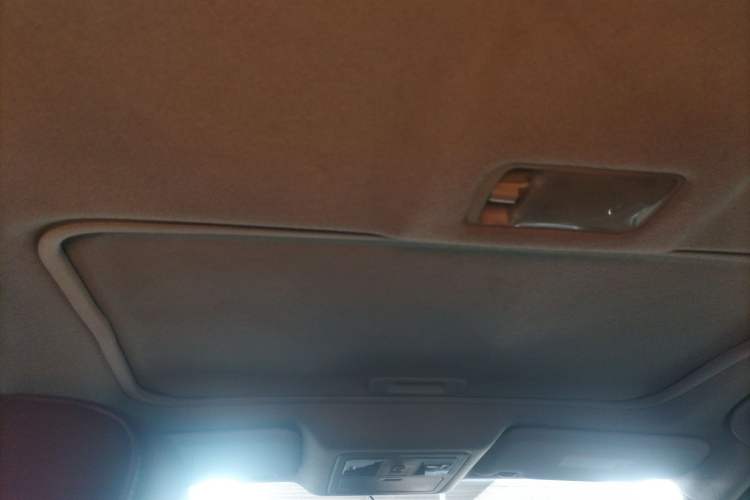 Used Nissan Tiida 2013 1.6L CVT Cool Cafe Edition Headliner