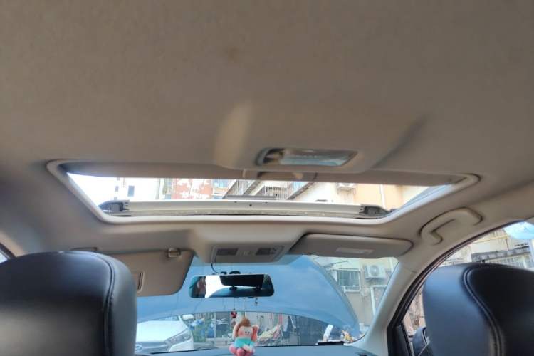 Used Nissan Tiida 2013 1.6L CVT Cool Cafe Edition Headliner
