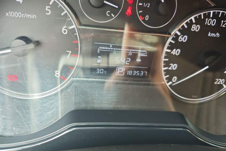 Used Nissan Tiida 2013 1.6L CVT Cool Cafe Edition Odometer Close Up