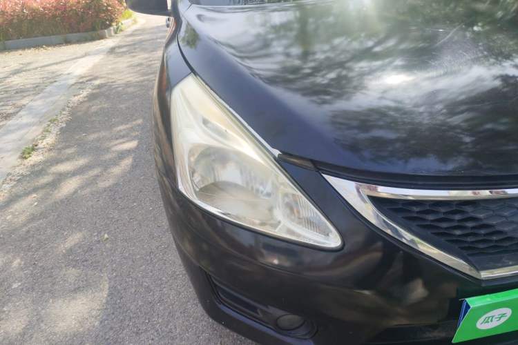 Used Nissan Tiida 2013 1.6L CVT Cool Cafe Edition Right Front Headlight