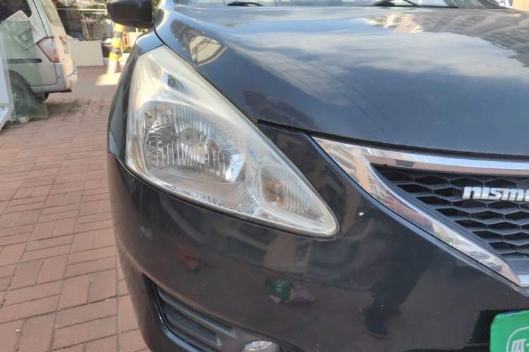 Used Nissan Tiida 2013 1.6L CVT Cool Cafe Edition Right Front Headlight