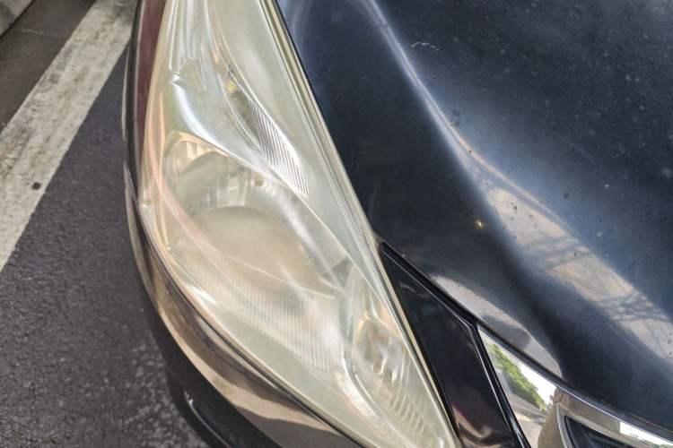 Used Nissan Tiida 2013 1.6L CVT Cool Cafe Edition Right Front Headlight