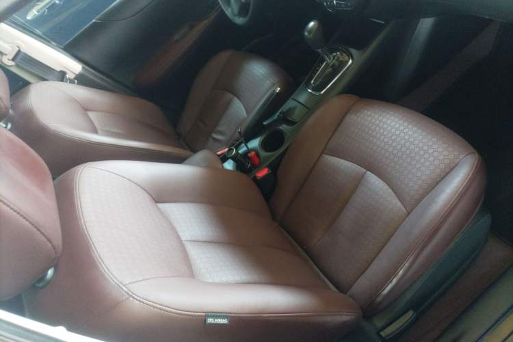 Used Nissan Tiida 2013 1.6L CVT Cool Cafe Edition Right Front Seat
