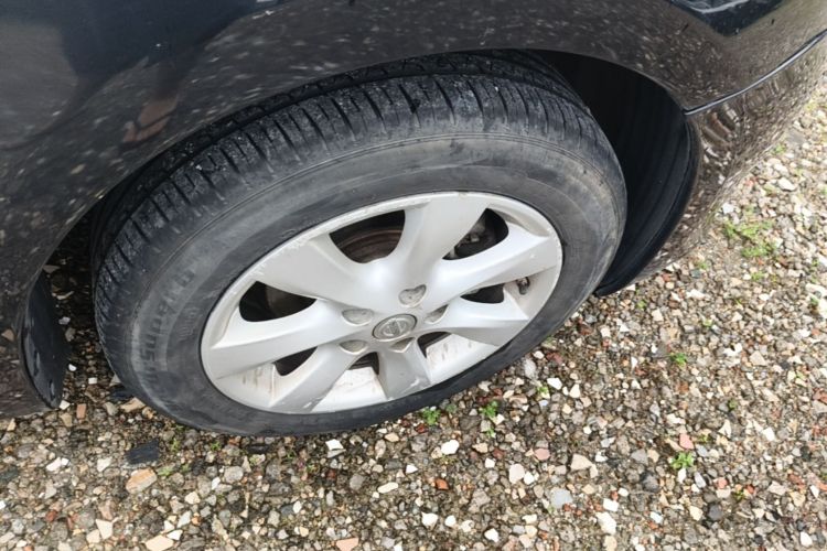 Used Nissan Tiida 2013 1.6L CVT Cool Cafe Edition Right Front Wheel Hub