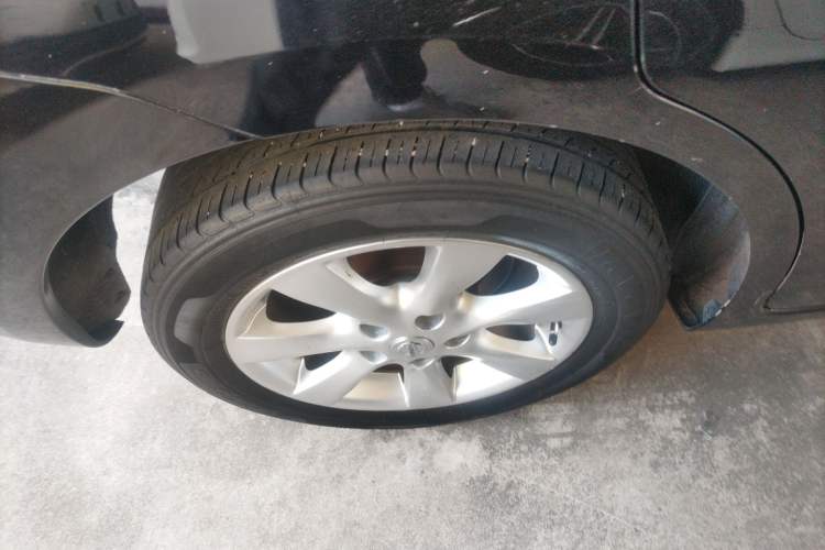 Used Nissan Tiida 2013 1.6L CVT Cool Cafe Edition Right Rear Wheel Hub