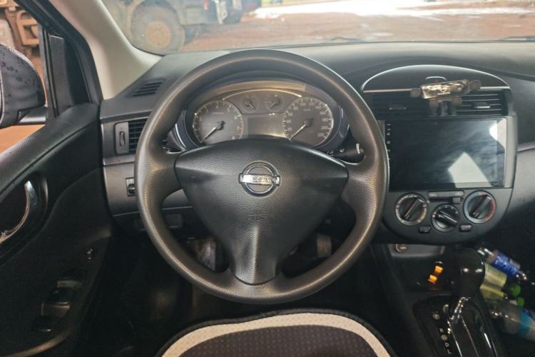 Used Nissan Tiida 2013 1.6L CVT Cool Cafe Edition Steering Wheel