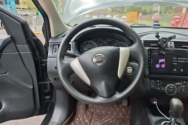 Used Nissan Tiida 2013 1.6L CVT Cool Cafe Edition Steering Wheel
