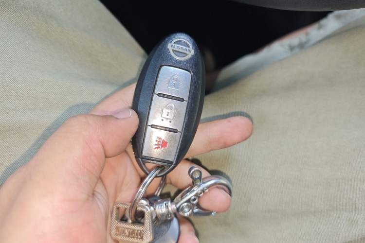 Used Nissan Tiida 2013 1.6L CVT Cool Cafe Edition Vehicle Key