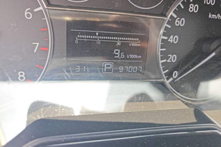 Used Nissan Tiida 2013 1.6L CVT Cool Cafe Edition Odometer Close Up