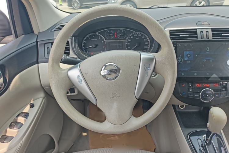 Used Nissan Tiida 2013 1.6L CVT Cool Cafe Edition Steering Wheel