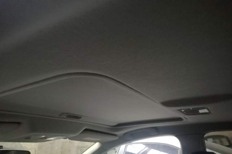 Used Nissan Tiida 2013 1.6L CVT Cool Cafe Edition Headliner