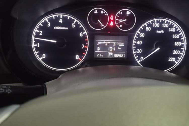Used Nissan Tiida 2013 1.6L CVT Cool Cafe Edition Odometer Close Up