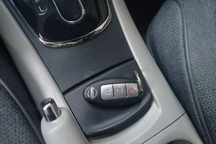 Used Nissan Tiida 2013 1.6L CVT Cool Cafe Edition Vehicle Key