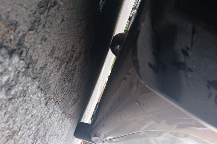 Used Nissan Tiida 2013 1.6L CVT Cool Cafe Edition Chassis Front Left