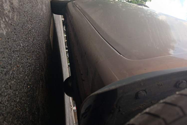 Used Nissan Tiida 2013 1.6L CVT Cool Cafe Edition Chassis Front Right