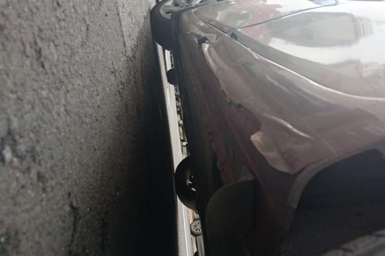 Used Nissan Tiida 2013 1.6L CVT Cool Cafe Edition Chassis Rear Left