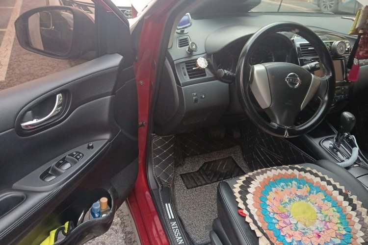 Used Nissan Tiida 2013 1.6L CVT Cool Cafe Edition Driver Seat