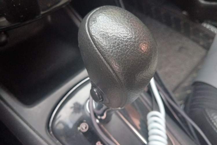 Used Nissan Tiida 2013 1.6L CVT Cool Cafe Edition Gear Lever
