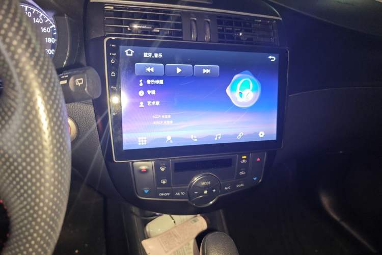 Used Nissan Tiida 2013 1.6L CVT Cool Cafe Edition Audio And AC Panel