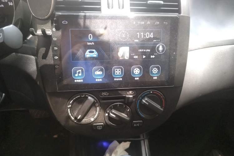 Used Nissan Tiida 2013 1.6L CVT Cool Cafe Edition Audio And AC Panel