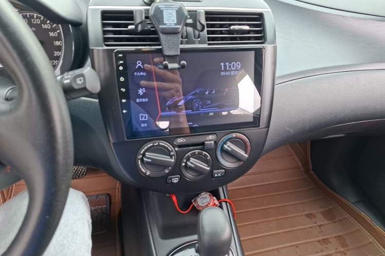 Used Nissan Tiida 2013 1.6L CVT Cool Cafe Edition Audio And AC Panel