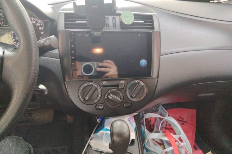 Used Nissan Tiida 2013 1.6L CVT Cool Cafe Edition Audio And AC Panel
