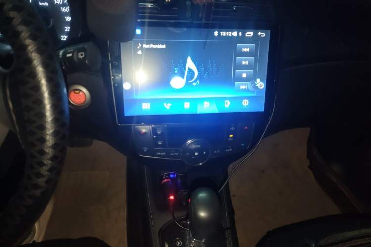 Used Nissan Tiida 2013 1.6L CVT Cool Cafe Edition Audio And AC Panel