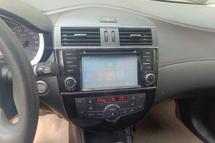 Used Nissan Tiida 2013 1.6L CVT Cool Cafe Edition Audio And AC Panel