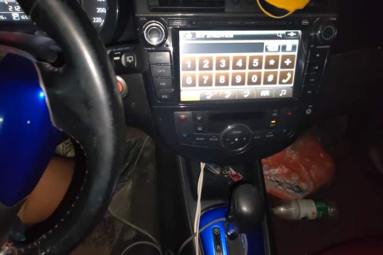 Used Nissan Tiida 2013 1.6L CVT Cool Cafe Edition Audio And AC Panel