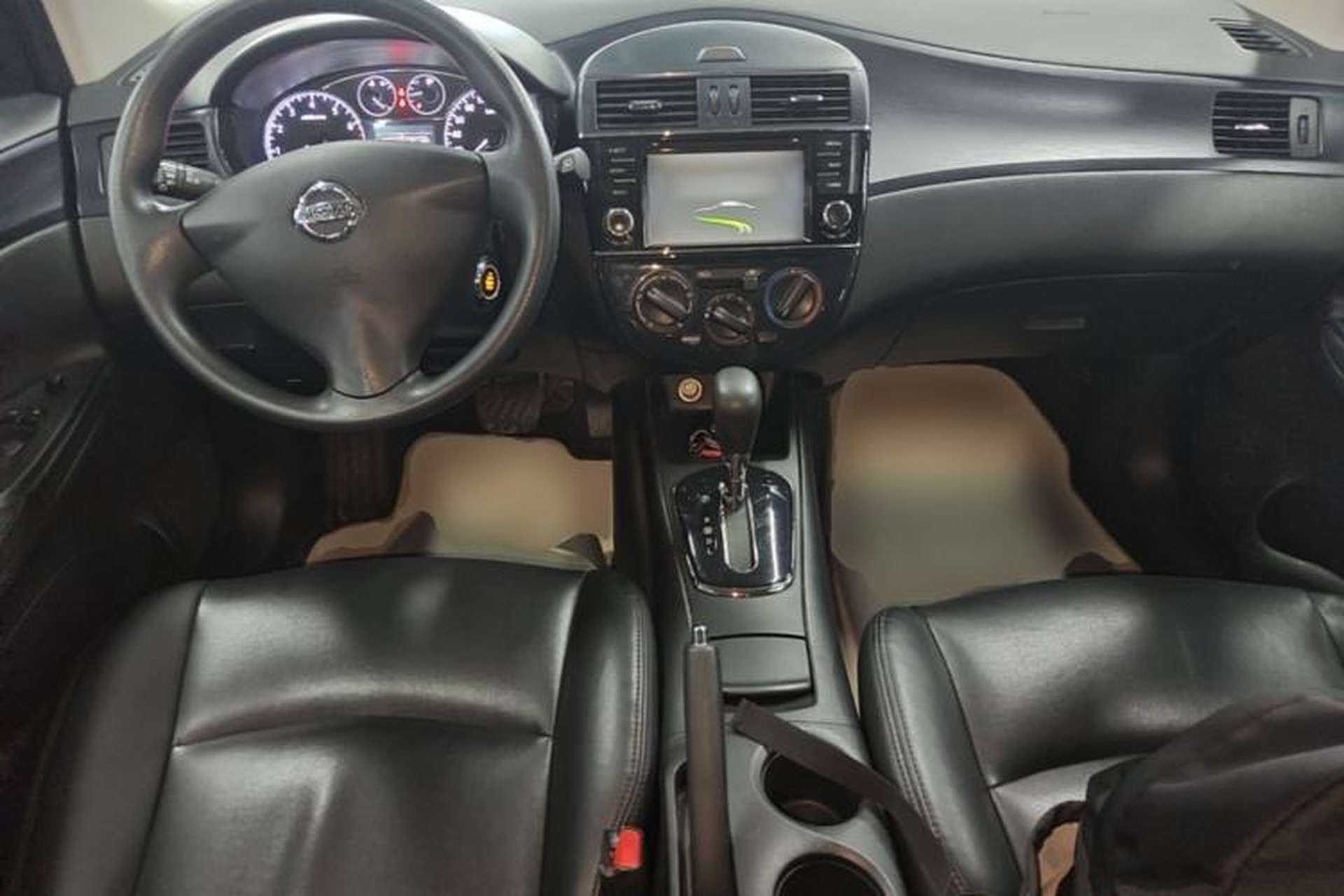 Used Nissan Tiida 2013 1.6L CVT Cool Cafe Edition Center Console