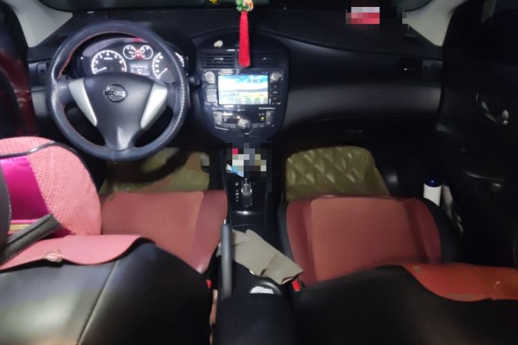 Used Nissan Tiida 2013 1.6L CVT Cool Cafe Edition Center Console
