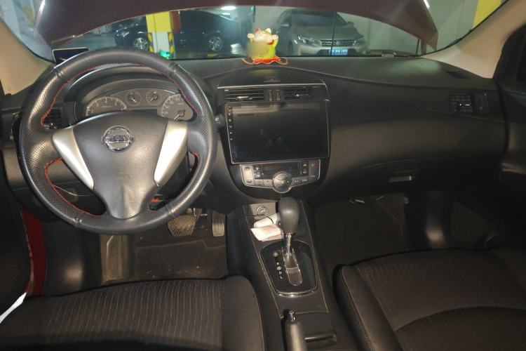 Used Nissan Tiida 2013 1.6L CVT Cool Cafe Edition Center Console