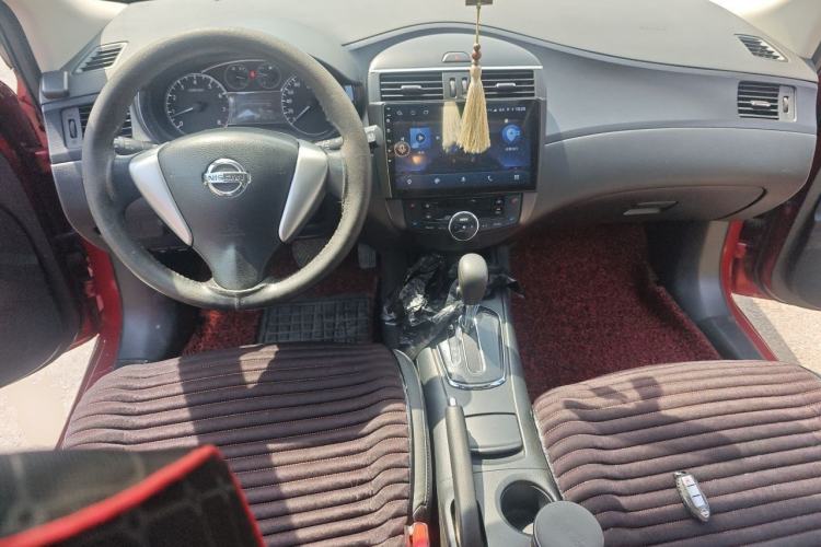 Used Nissan Tiida 2013 1.6L CVT Cool Cafe Edition Center Console