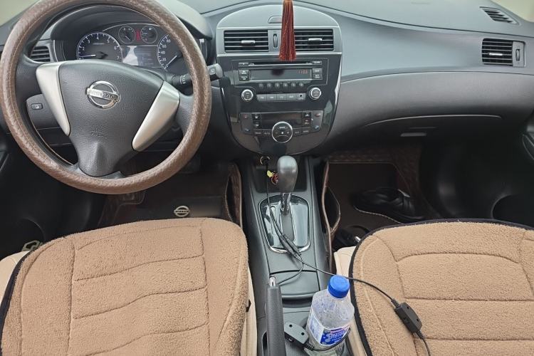 Used Nissan Tiida 2013 1.6L CVT Cool Cafe Edition Center Console