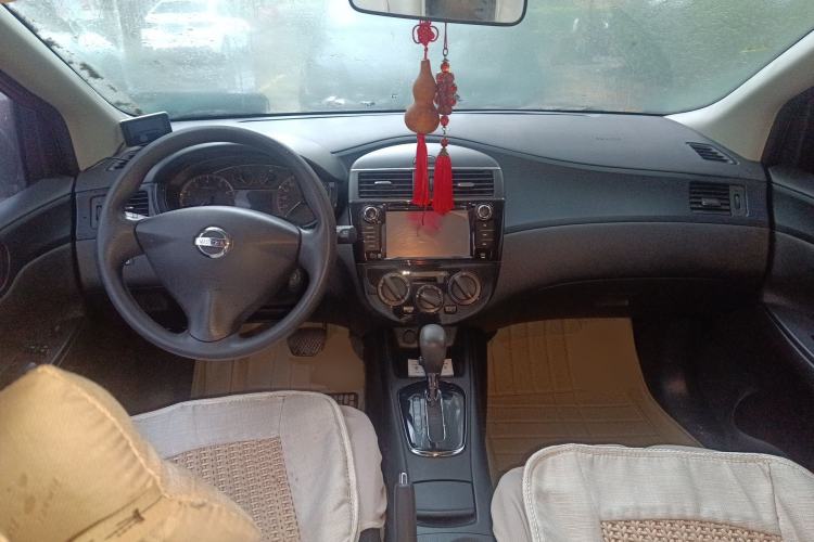 Used Nissan Tiida 2013 1.6L CVT Cool Cafe Edition Center Console