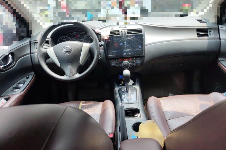 Used Nissan Tiida 2013 1.6L CVT Cool Cafe Edition Center Console