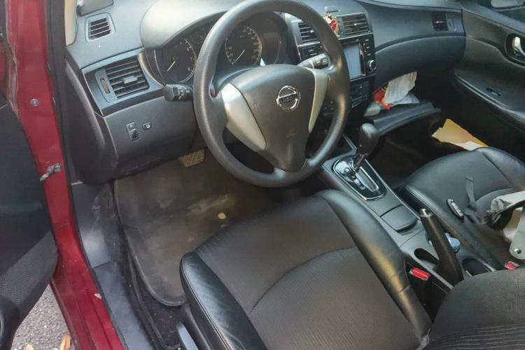 Used Nissan Tiida 2013 1.6L CVT Cool Cafe Edition Center Console