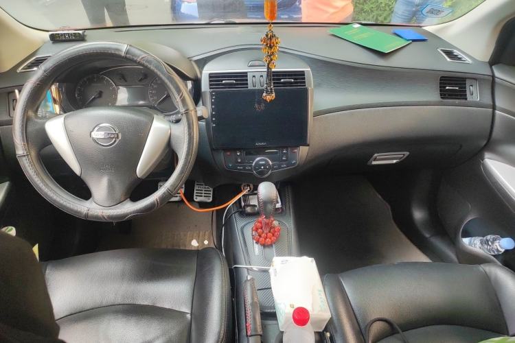 Used Nissan Tiida 2013 1.6L CVT Cool Cafe Edition Center Console