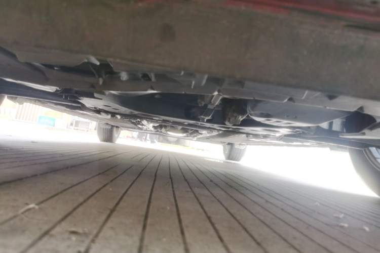 Used Nissan Tiida 2013 1.6L CVT Cool Cafe Edition Chassis Front