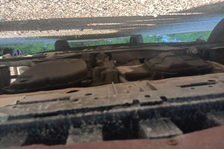 Used Nissan Tiida 2013 1.6L CVT Cool Cafe Edition Chassis Front
