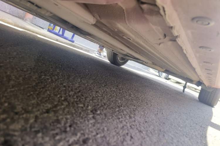 Used Nissan Tiida 2013 1.6L CVT Cool Cafe Edition Chassis Front Left