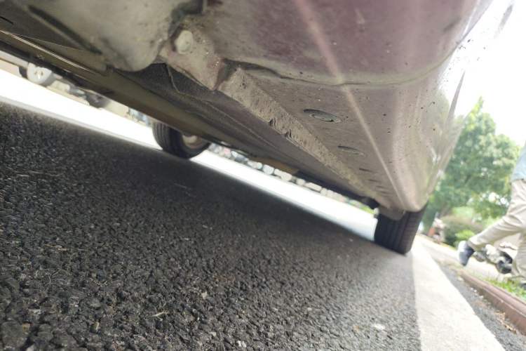 Used Nissan Tiida 2013 1.6L CVT Cool Cafe Edition Chassis Front Left