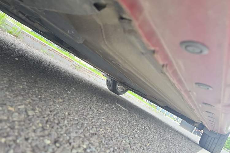 Used Nissan Tiida 2013 1.6L CVT Cool Cafe Edition Chassis Front Left