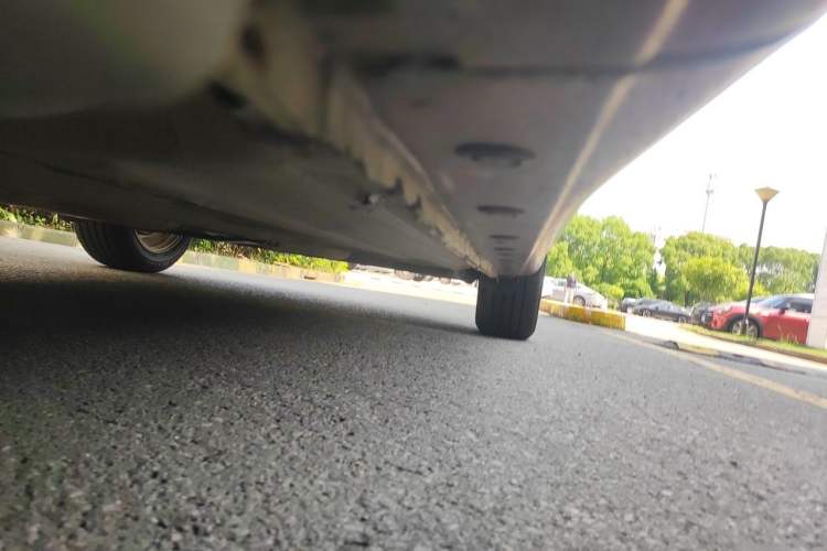 Used Nissan Tiida 2013 1.6L CVT Cool Cafe Edition Chassis Front Left