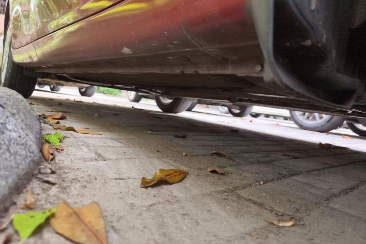Used Nissan Tiida 2013 1.6L CVT Cool Cafe Edition Chassis Front Right