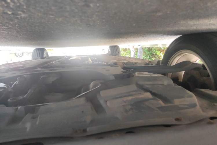 Used Nissan Tiida 2013 1.6L CVT Cool Cafe Edition Chassis Front